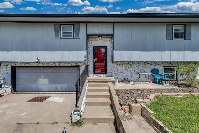 326 N Jane St, Haysville, KS 67060