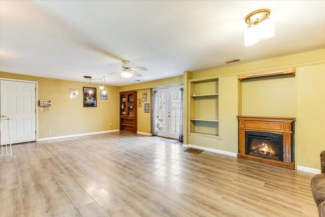 326 N Jane St, Haysville, KS 67060
