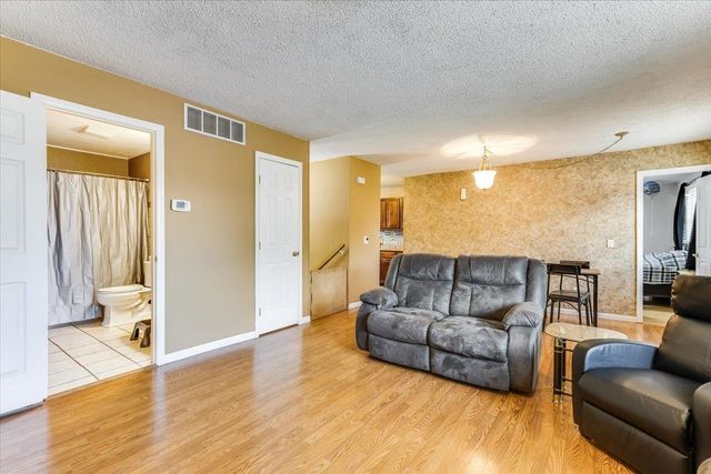 326 N Jane St, Haysville, KS 67060