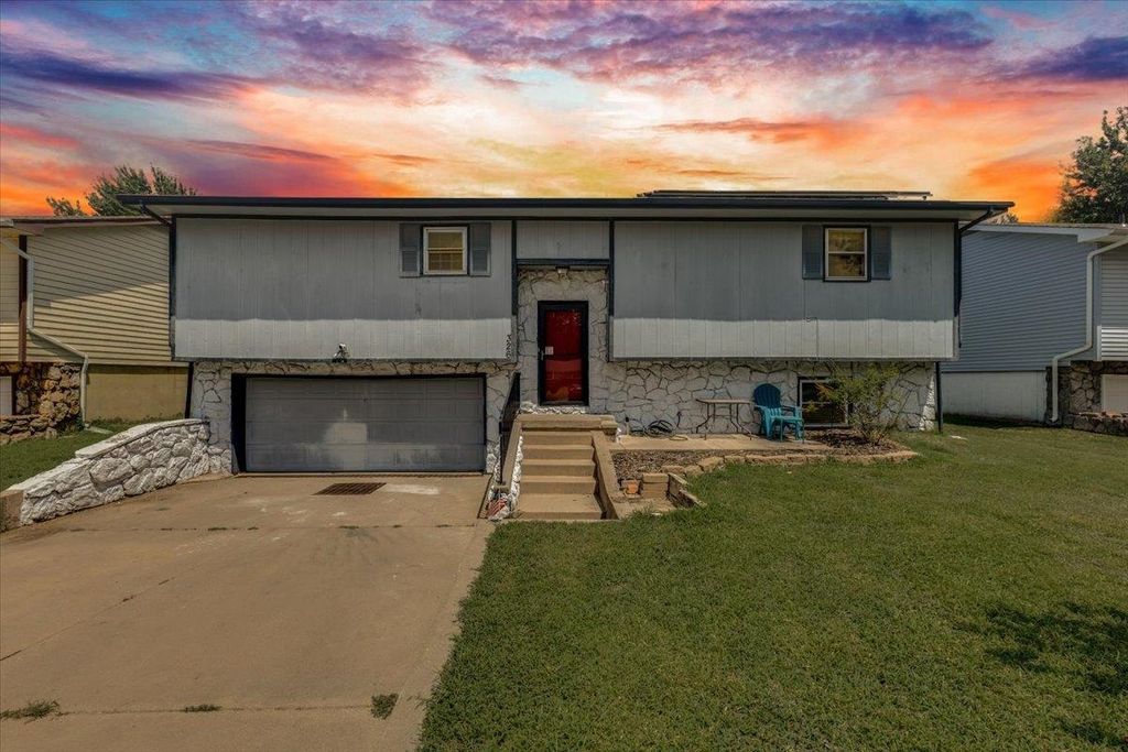 326 N Jane St, Haysville, KS 67060