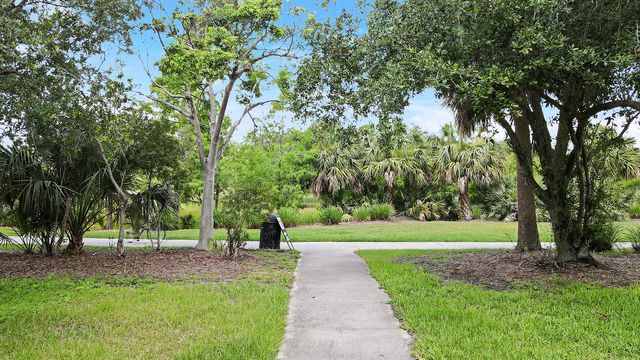 2122 SE Grand Drive, Port St. Lucie, FL 34952