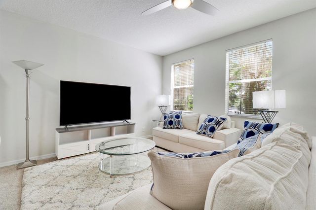 2122 SE Grand Drive, Port St. Lucie, FL 34952