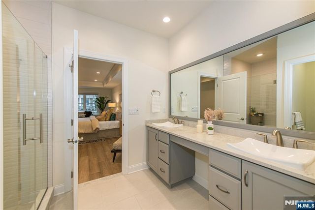 28 Spring Wolf Trail, Franklin Lakes, NJ 07417