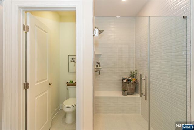 28 Spring Wolf Trail, Franklin Lakes, NJ 07417