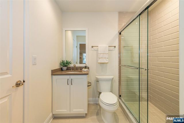 28 Spring Wolf Trail, Franklin Lakes, NJ 07417