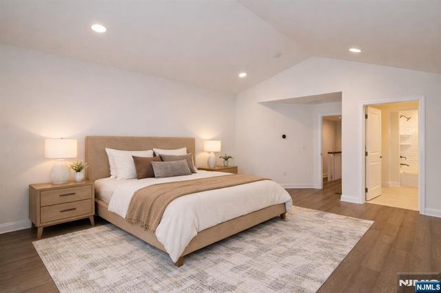 28 Spring Wolf Trail, Franklin Lakes, NJ 07417