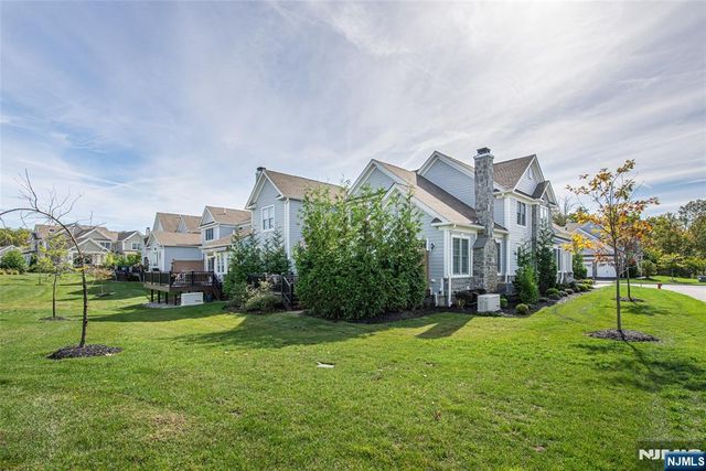 28 Spring Wolf Trail, Franklin Lakes, NJ 07417