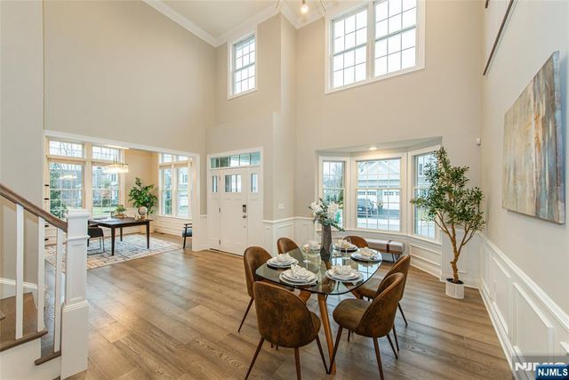 28 Spring Wolf Trail, Franklin Lakes, NJ 07417