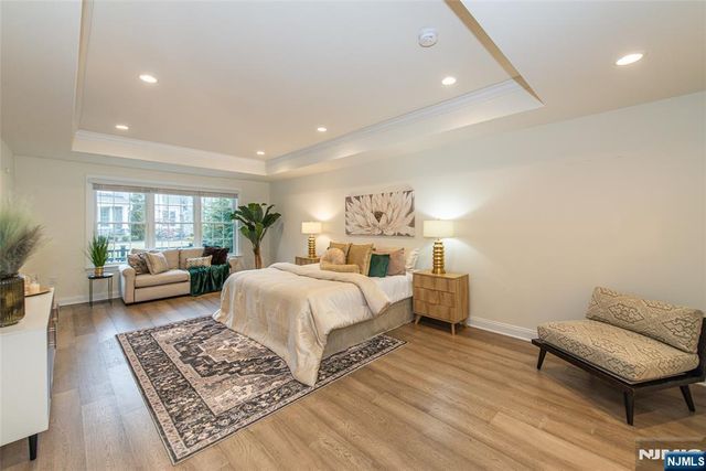 28 Spring Wolf Trail, Franklin Lakes, NJ 07417