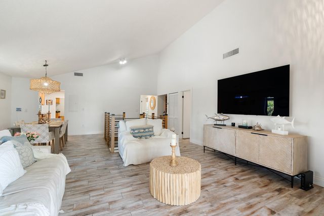 9812 Windward Avenue, Key Largo, FL 33037