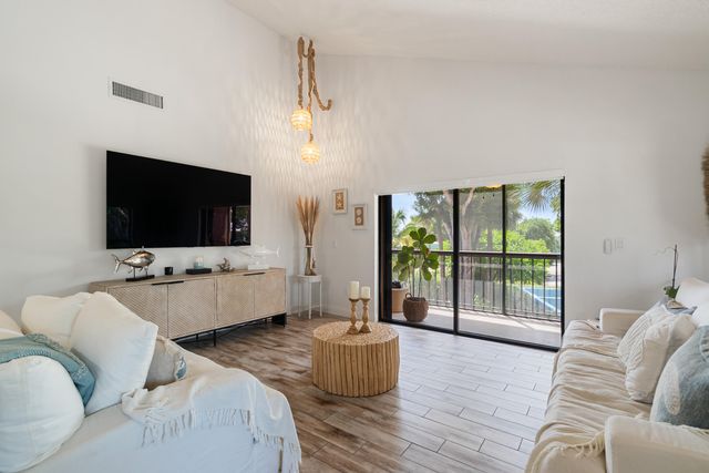 9812 Windward Avenue, Key Largo, FL 33037