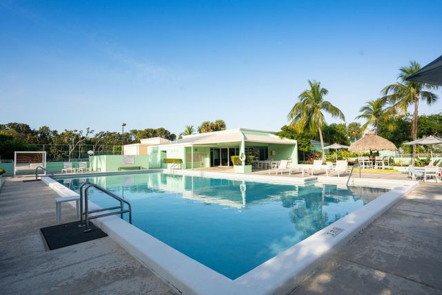 9812 Windward Avenue, Key Largo, FL 33037