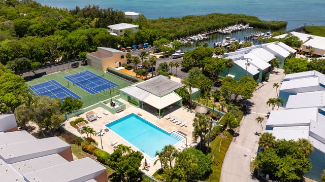 9812 Windward Avenue, Key Largo, FL 33037