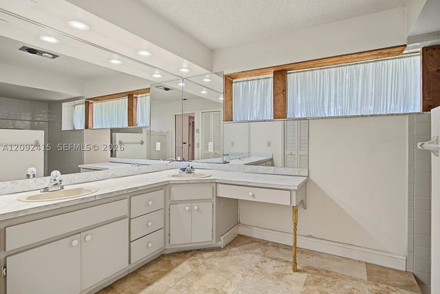 7320 SW 16th St, Plantation, FL 33317
