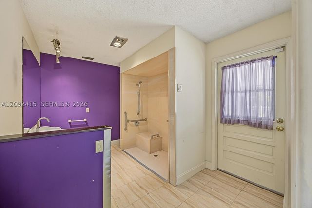 7320 SW 16th St, Plantation, FL 33317
