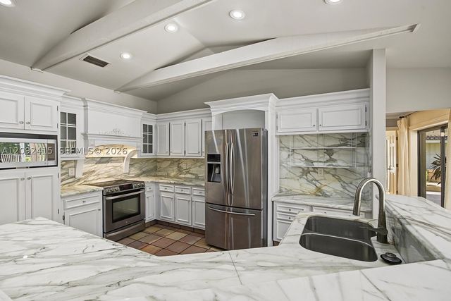 7320 SW 16th St, Plantation, FL 33317