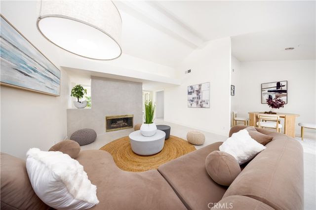 19421 Sierra Lago, Irvine, CA 92603