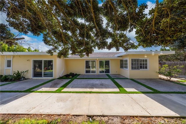 19421 Sierra Lago, Irvine, CA 92603