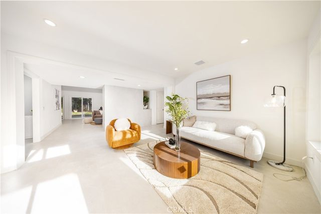19421 Sierra Lago, Irvine, CA 92603