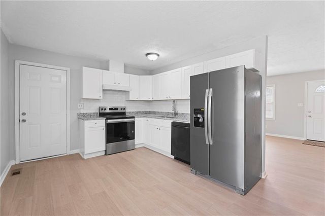 2542 Burton Circle, Morrow, GA 30260