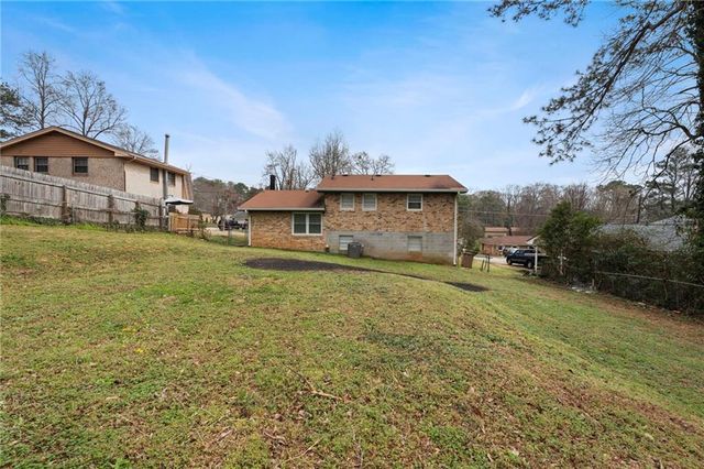 2542 Burton Circle, Morrow, GA 30260