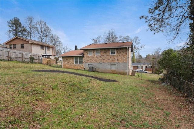 2542 Burton Circle, Morrow, GA 30260