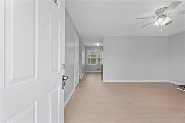 2542 Burton Circle, Morrow, GA 30260