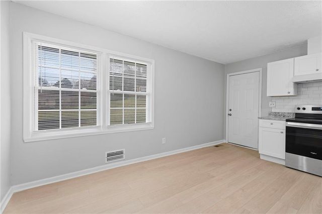 2542 Burton Circle, Morrow, GA 30260