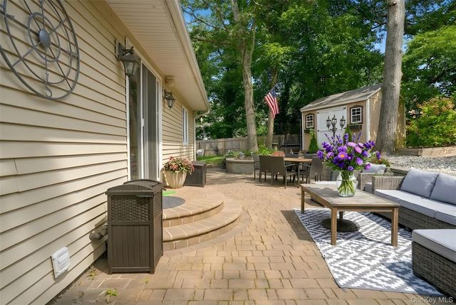 27 Ferndale Avenue, Miller Place, NY 11764