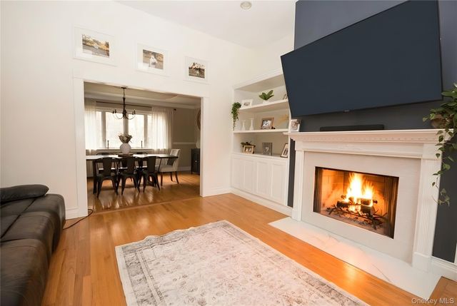 27 Ferndale Avenue, Miller Place, NY 11764