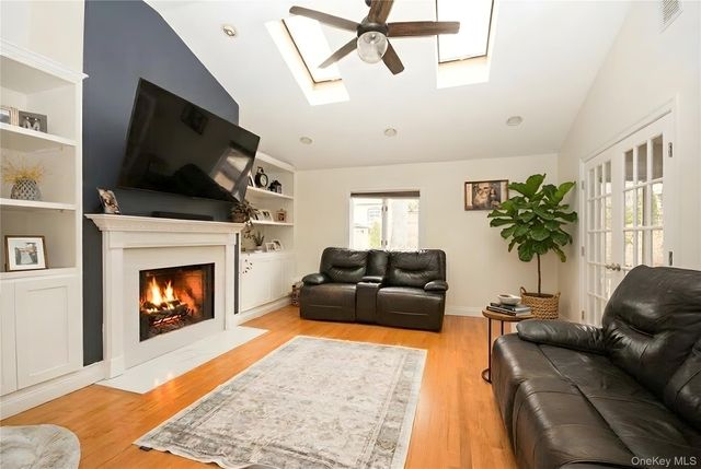 27 Ferndale Avenue, Miller Place, NY 11764