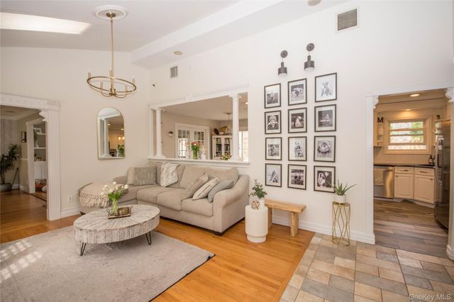 27 Ferndale Avenue, Miller Place, NY 11764