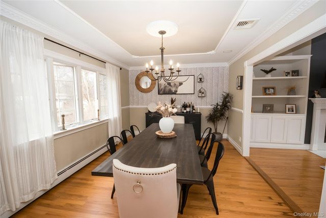 27 Ferndale Avenue, Miller Place, NY 11764