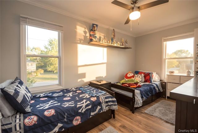 27 Ferndale Avenue, Miller Place, NY 11764