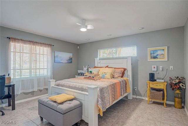 901 NW 3rd PL, Cape Coral, FL 33993