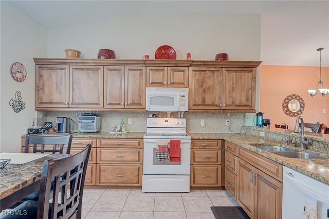 901 NW 3rd PL, Cape Coral, FL 33993