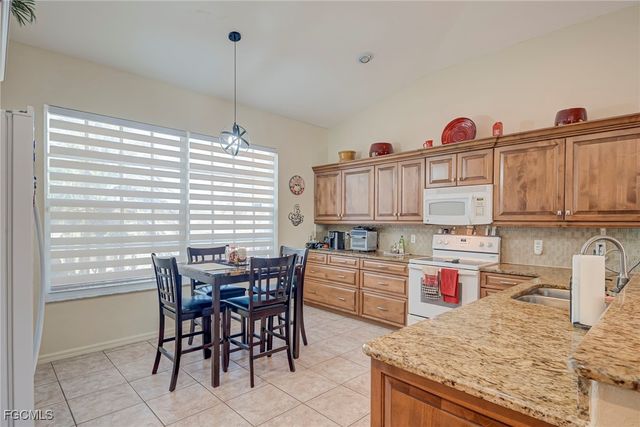 901 NW 3rd PL, Cape Coral, FL 33993