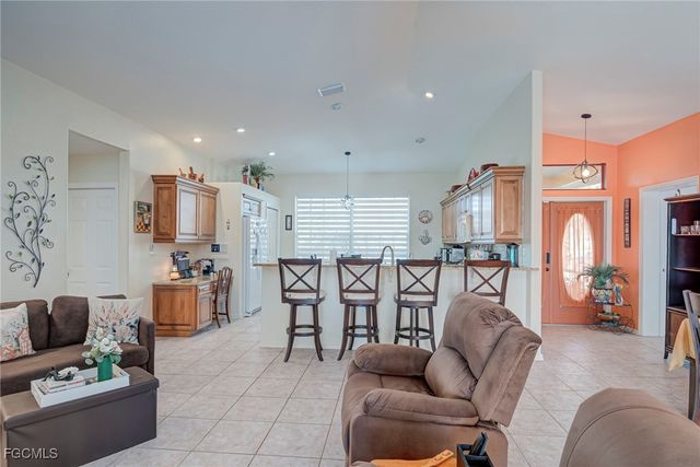 901 NW 3rd PL, Cape Coral, FL 33993