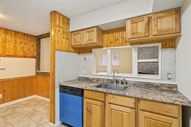 125 Allencrest Drive, White Settlement, TX 76108