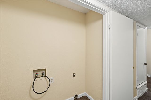 125 Allencrest Drive, White Settlement, TX 76108