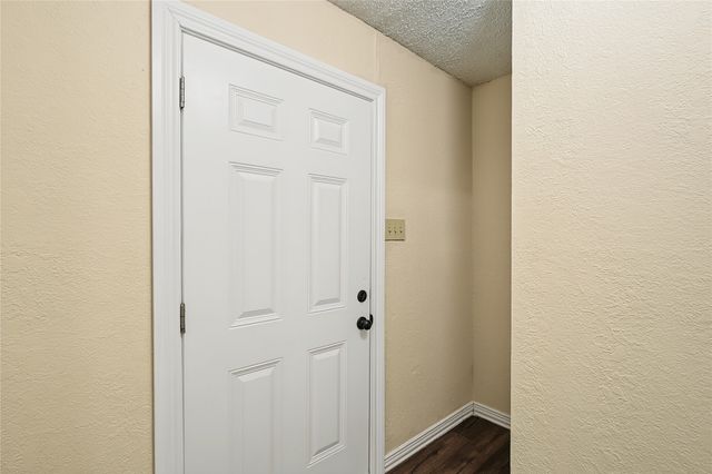 125 Allencrest Drive, White Settlement, TX 76108