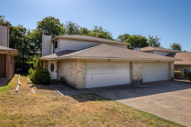 125 Allencrest Drive, White Settlement, TX 76108
