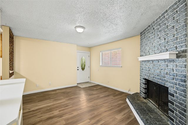 125 Allencrest Drive, White Settlement, TX 76108
