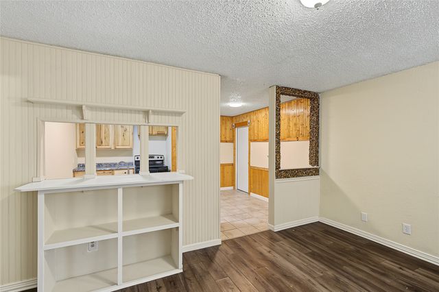 125 Allencrest Drive, White Settlement, TX 76108