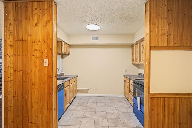 125 Allencrest Drive, White Settlement, TX 76108