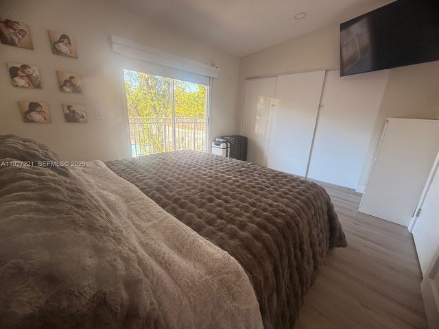 6864 NW 166th Ter 903, Miami Lakes, FL 33014