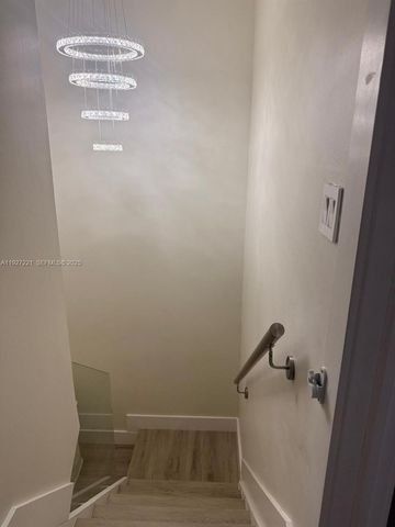 6864 NW 166th Ter 903, Miami Lakes, FL 33014