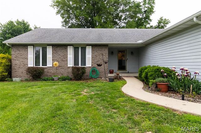 1175 San Juan Drive, Edwardsville, IL 62025