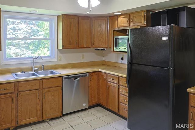 1175 San Juan Drive, Edwardsville, IL 62025