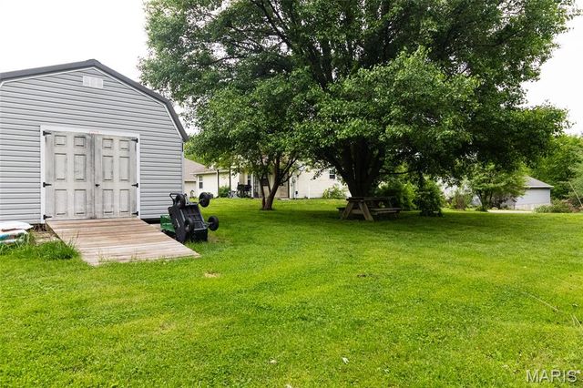 1175 San Juan Drive, Edwardsville, IL 62025